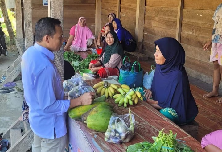 Kadin Konawe Kunker Sekaligus Bantu Warga Dan Pelaku UMKM Suara