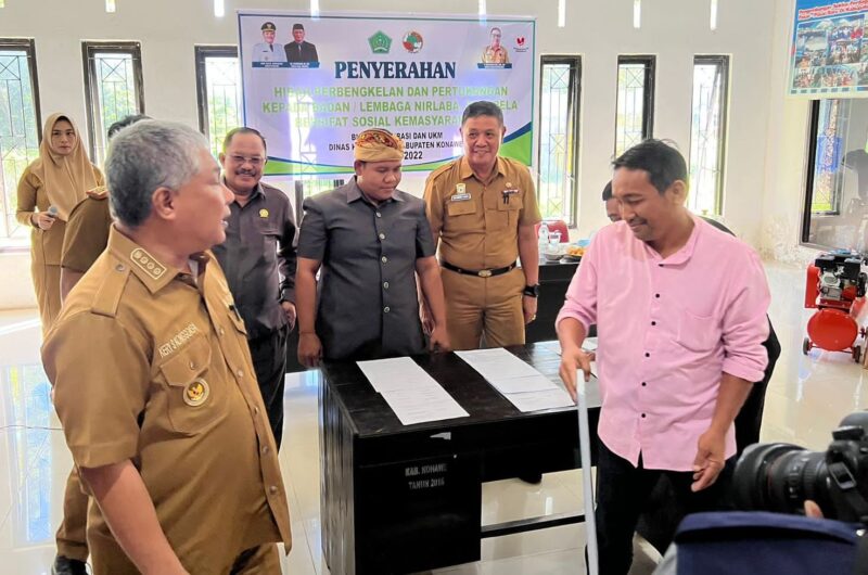 Bupati Konawe Serahkan Bantuan Hibah Perbengkelan Dan Pertukangan