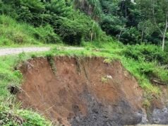 Jalan Longsor di Purwakarta, Warga Khawatirkan Keselamatan Jiwa