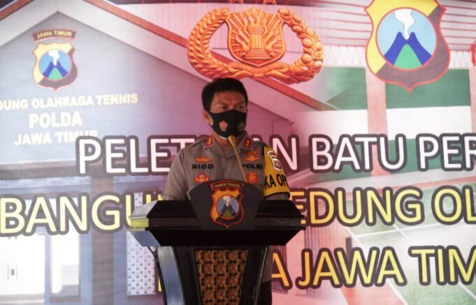 Meningkatkan Kebugaran, Kapolda Jatim Secara Resmi Membuka Pembangunan Lapangan Tenis Ditandai Peletakan Batu Pertama