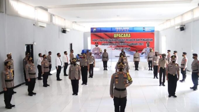 Pimpin Upacara Kenaikan Pangkat Secara Virtual, Kapolres Tuban : Jangan Pernah Berhenti Belajar