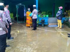Satlantas Polres Bintan Gelar Bhakti Sosial Dengan Memberikan Bantuan Sembako Pada Warga Yang Terkena Banjir