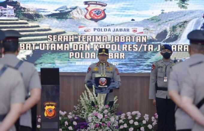 Serah Terima Jabatan Kapolres Cirebon Kota Berlangsung di Polda Jabar