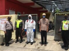 Cegah Penyebaran Covid-19, Polsek Bukit Bestari Laksanakan Penyemprotan Disinfektan