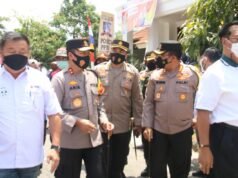 KAPOLDA KEPRI TINJAU POSKO PPKM KAMPUNG TANGGUH DI KOTA BATAM