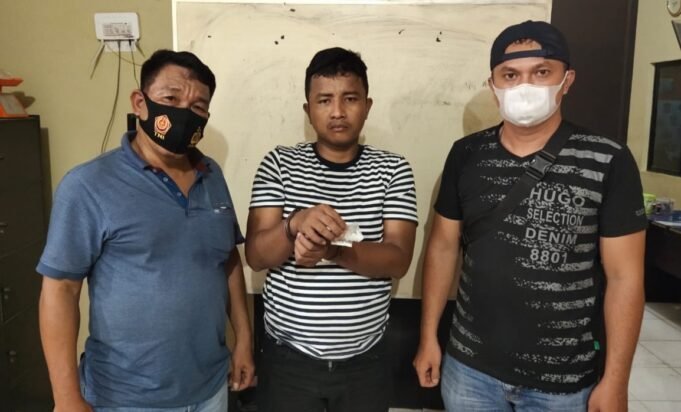 Jual Sabu di Rumah, Adek di Bungkus Polisi 4,30 Gram Sabu Disita jadi Barbutnya