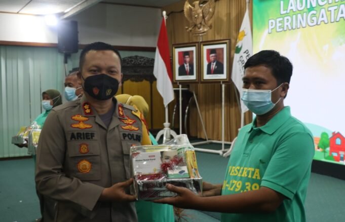 Kapolres Gresik Hadiri Launching dan peringatan 10 Tahun Kampung Tangguh Sehat 2021