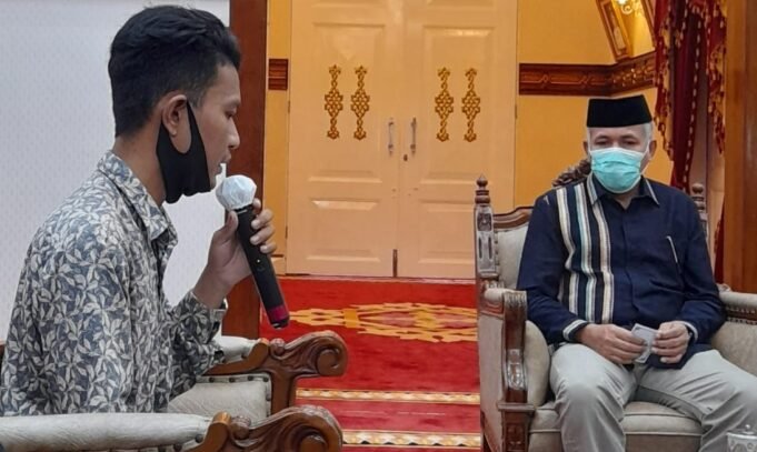 Bahas Solusi Kemiskinan, Forum Pemuda Aceh Kreatif Diskusi dengan Gubernur Aceh