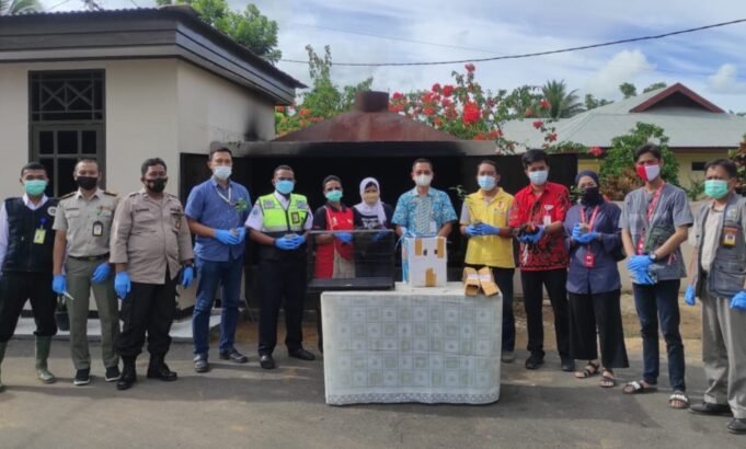 Cegah Penyakit, Karantina Pertanian Merauke Musnahkan Ayam dan Bibit Jeruk