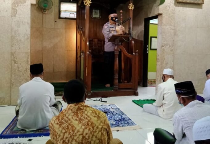 Safari Jum’at, Kapolsek Driyorejo Selipkan Pesan kamtibmas