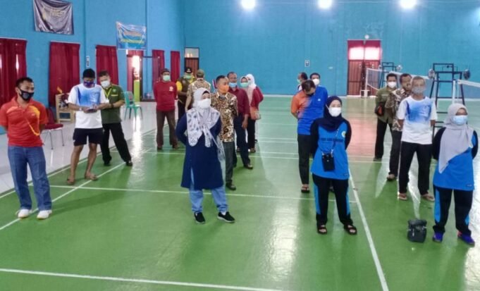 Peringati Hari Jadi Kabupaten Cirebon, Para Camat Ikuti Lomba Bulutangkis