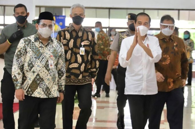 Presiden Tinjau Pemberian Vaksin Kepada Ulama dan Tokoh Agama di MAJT