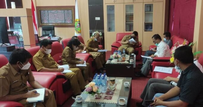Bupati Samosir Terima Audiensi PT. Toba Pulp Lestari, TBK