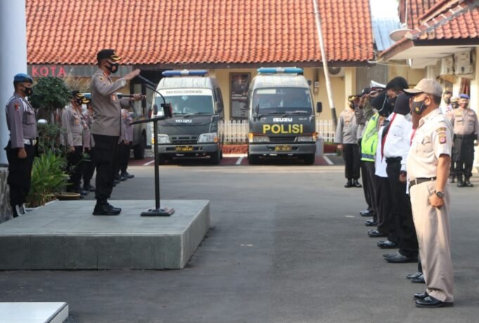 Di Apel pagi Kapolres Cirebon Kota, Apresiasi Kinerja Anggota Dalam Sepekan
