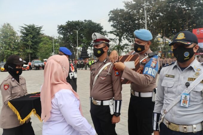 Polres Gresik Gelar Apel Pasukan Ops Ketupat Semeru 2021