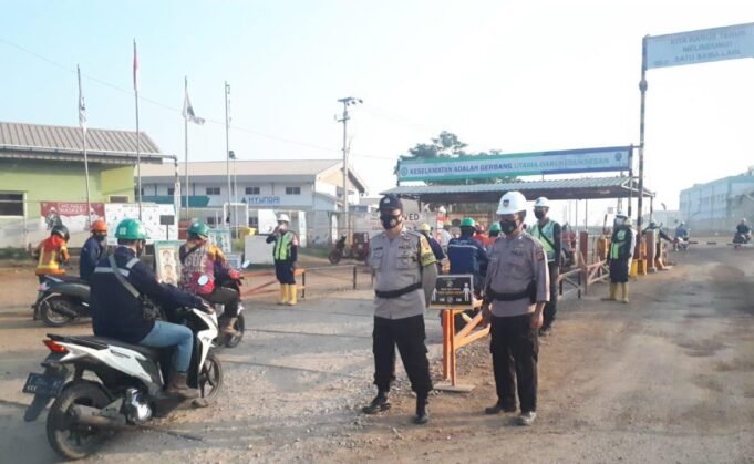 Polsek Mundu Polres Ciko, Laksanakan Ops Yustisi di Lokasi PLTU 2