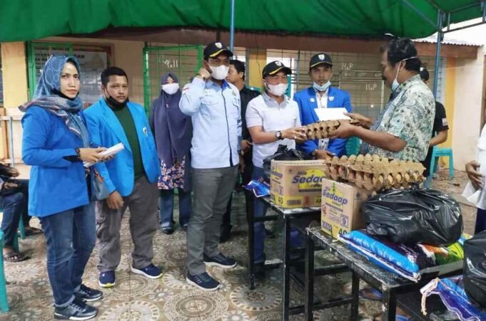 Dihadiri Fuad Santoso, DPD KNPI Dumai Serahkan Bantuan Korban Kebakaran