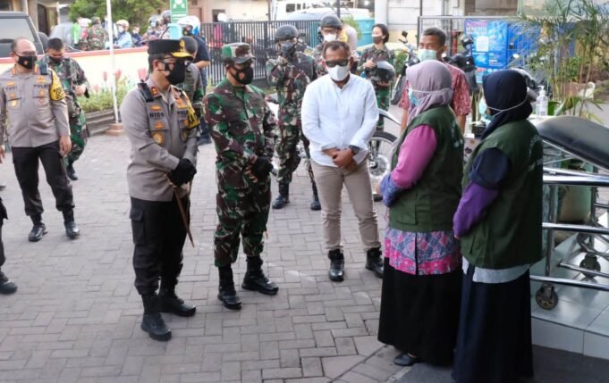 Forkopimda Jatim Cek Tempat Isoter dan 3T di Posko PPKM Sidoarjo