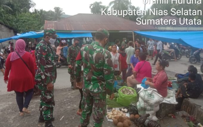 Koramil 10/Lolowau Melakukan Operasi Penegakkan Disiplin Masyarakat Dalam Rangka Adaptasi Mematuhi Protokol Kesehatan