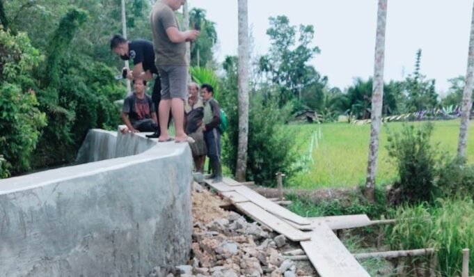 Pembangunan Pengairan di Areal Persawahan Torowa di Desa Sisara Hilisawo Kabupaten Nias Utara di Duga Bobrok dan Pemborosan Uang Negara