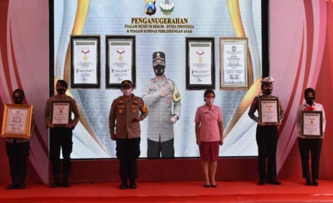 Polres Trenggalek Pecahkan Rekor MURI dan Terima Penghargaan Komnas PA, Kapolda Jatim Berikan Apresiasi