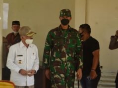 Hingga Kepelosok Desa, Dandim 0103/Aceh Utara Bersama Kapolres dan Bupati Aceh Utara Berikan Sembako dan Tinjau Pelaksanaan Vaksinasi Tamong Gampong