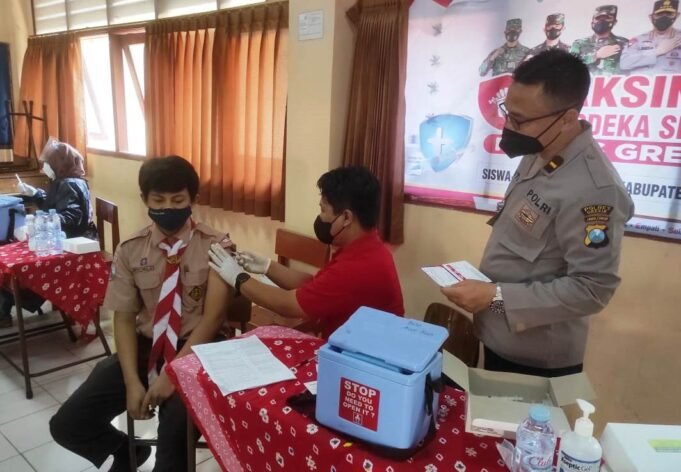 Mempercepat Herd Immunity, Polres Gresik Menyasar Pelajar SMP Jalani Vaksinasi Untuk Pelaksanaan PTM