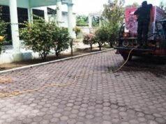 Tekan Penyebaran Covid-19, Brimob Polda Aceh Semprot Disinfektan