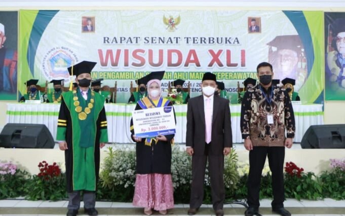 UNSIQ Jateng Gelar Wisuda dan Pengambilan Sumpah Ahli Madya Keperawatan