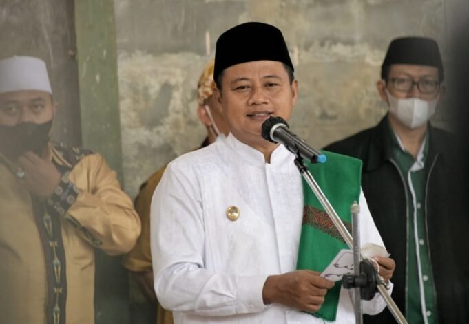 Hadiri Peringatan Hari Santri di Sumedang, Pak Uu Ajak Santri Tangani Pandemi