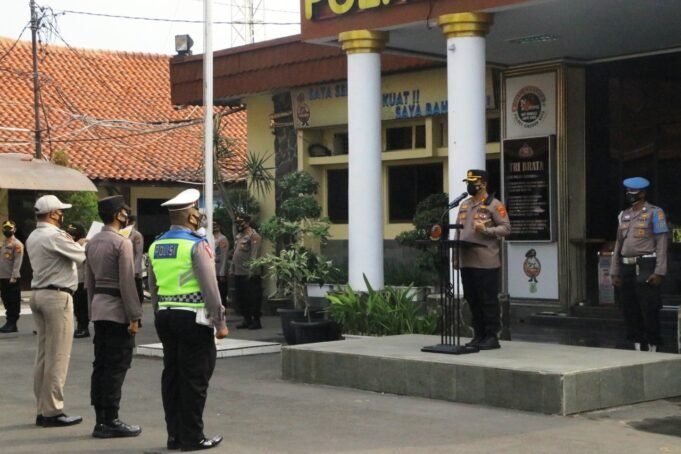 Kapolres Cirebon Kota, Pimpin Apel Pagi, Apresiasi Kinerja Anggota