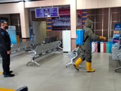 Brimob Polda Aceh Semprot Disinfektan di Imigrasi Lhokseumawe