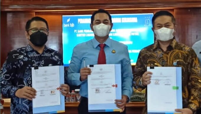 Dukung Program BUMD, Kejari Indramayu Teken MoU bersama BJB