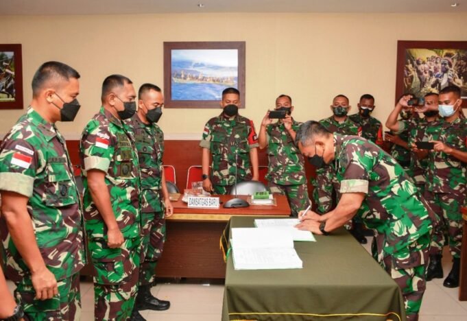Danrem 172/PWY Pimpin Serah Terima Satgas Pamtas RI-PNG