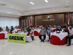 Kapolres Gresik Mengikuti Vidcon Mengantisipasi Potensi Lonjakan Covid-19 Pada Perayaan Nataru