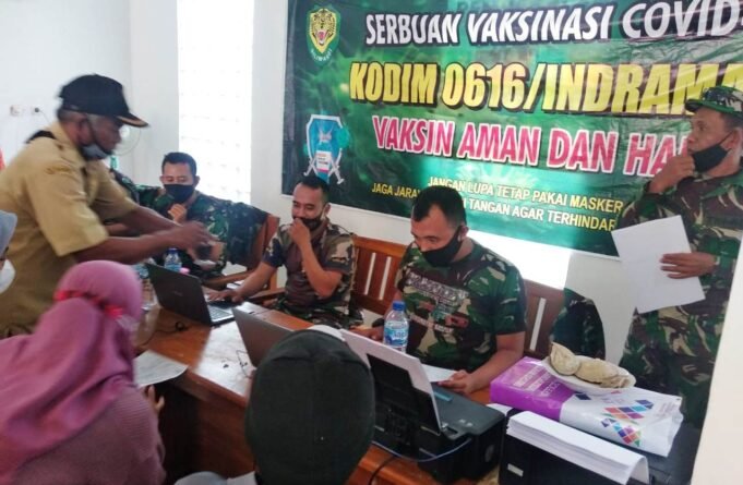 Kodim 0616/Indramayu Gencar Lakukan Vaksinasi di Desa Loyang