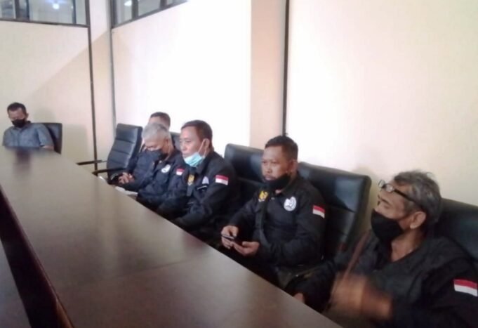 LSM KAMPAK Tuding Pemdes Karangtengah Diduga Menjadikan Tanah Kas Desa Lahan Korupsi Berjamaah