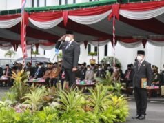 PLH Bupati OKU Drs. H. Edward Candra, M.H., Pimpin Upacara Peringatan Ke 76 Hari Pahlawan