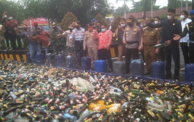 Polresta Cirebon Musnahkan Puluhan Ribu Liter Miras, Hasil Operasi Cipta Kondisi Jajaran Polres Kota Cirebon