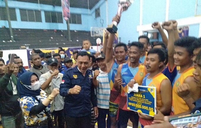 Sambut HUT Partai Nasdem, DPD Partai Nasdem Kabupaten Indramayu Gelar Turnamen Bola Volly