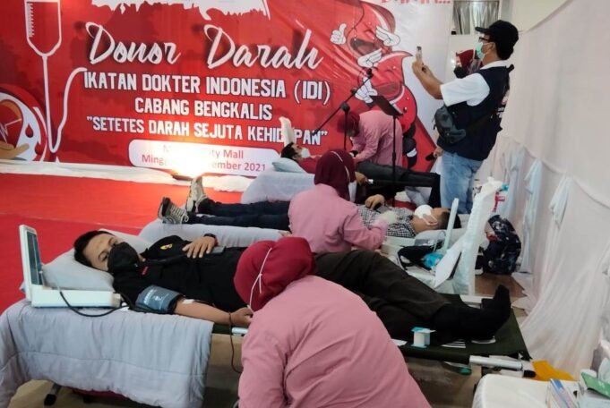 Sempena HUT IDI ke 71 dan HKN Laksanakan Bakti Sosial Donor Darah