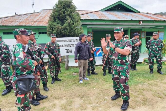Beri Semangat dan Motivasi, Danrem 172/PWY Kunjungi Prajurit di Lanny Jaya