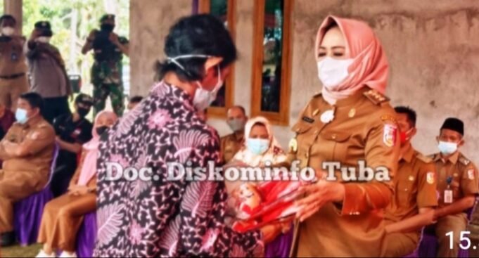 Gerak Gesit Bupati Dr.Hj.Winarti,SE.MH., Berikan Bantuan Korban Angin Puting Beliung di Tiga Kecamatan