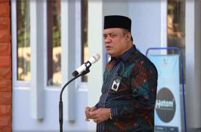 Ka. Kanwil Bertindak Selaku Pembina Upacara Dalam Penghormatan Bendera Merah Putih yang Dilaksanakan Setiap Bulan