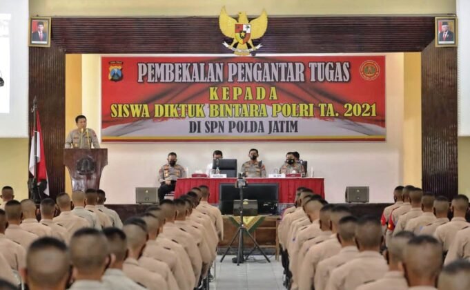 Kapolda Jatim Beri Pembekalan Siswa Diktuk Bintara Polri dan Dikmaba TNI AD di SPN Mojokerto