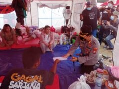 Kapolres Gresik Datangi Posko Penanggal Salurkan Bantuan Korban Bencana Semeru