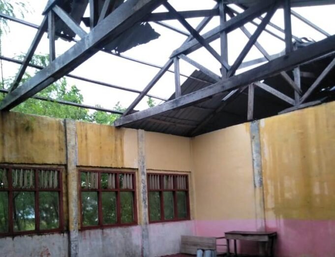 Kondisi Gedung SD Negeri No 075079 Baruyu Lasara Nias Selatan, Mengancam Keselamatan Siswa Belajar