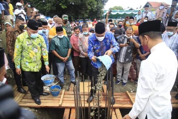 Peletakan Batu Pertama Pembangunan Masjid Nurul Yaqin Desa Mandaong