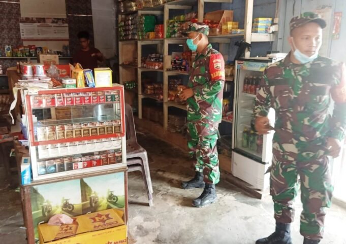 Percepat Memutus Penularan Covid-19, Babinsa Koramil 10/Lolowau Kodim 0213 Nias Laksanakan Komunikasi Sosial Kepada Masyarakat