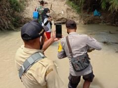Perjuangan Bripka Suyono Bersama Petugas Vaksinasi di Bojonegoro, Seberangi Sungai Untuk Herd Immunity